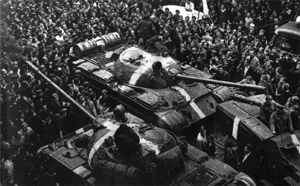 Советские танки Т-55 во время операции «Дунай», 1968 год. Фото: википедия