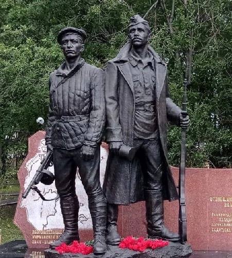 Памятник Полярной дивизии в Мурманске. Фото: соцсети