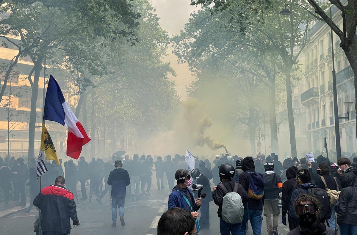 Акция протеста против пенсионной реформы в Париже. Фото: Арина Лебедева / ТАСС