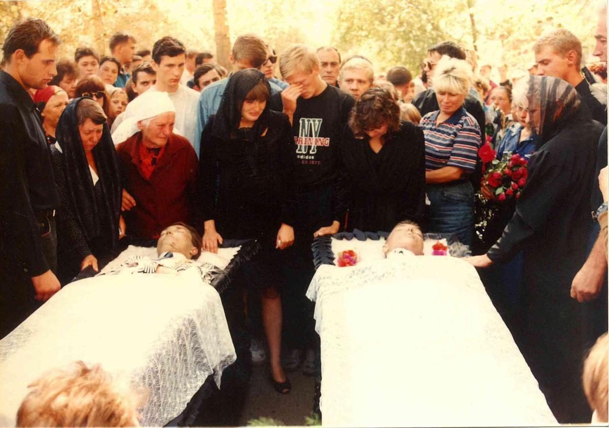 Похороны Наумова и Войтенко. Июль 1994. Фото из архивов родственников