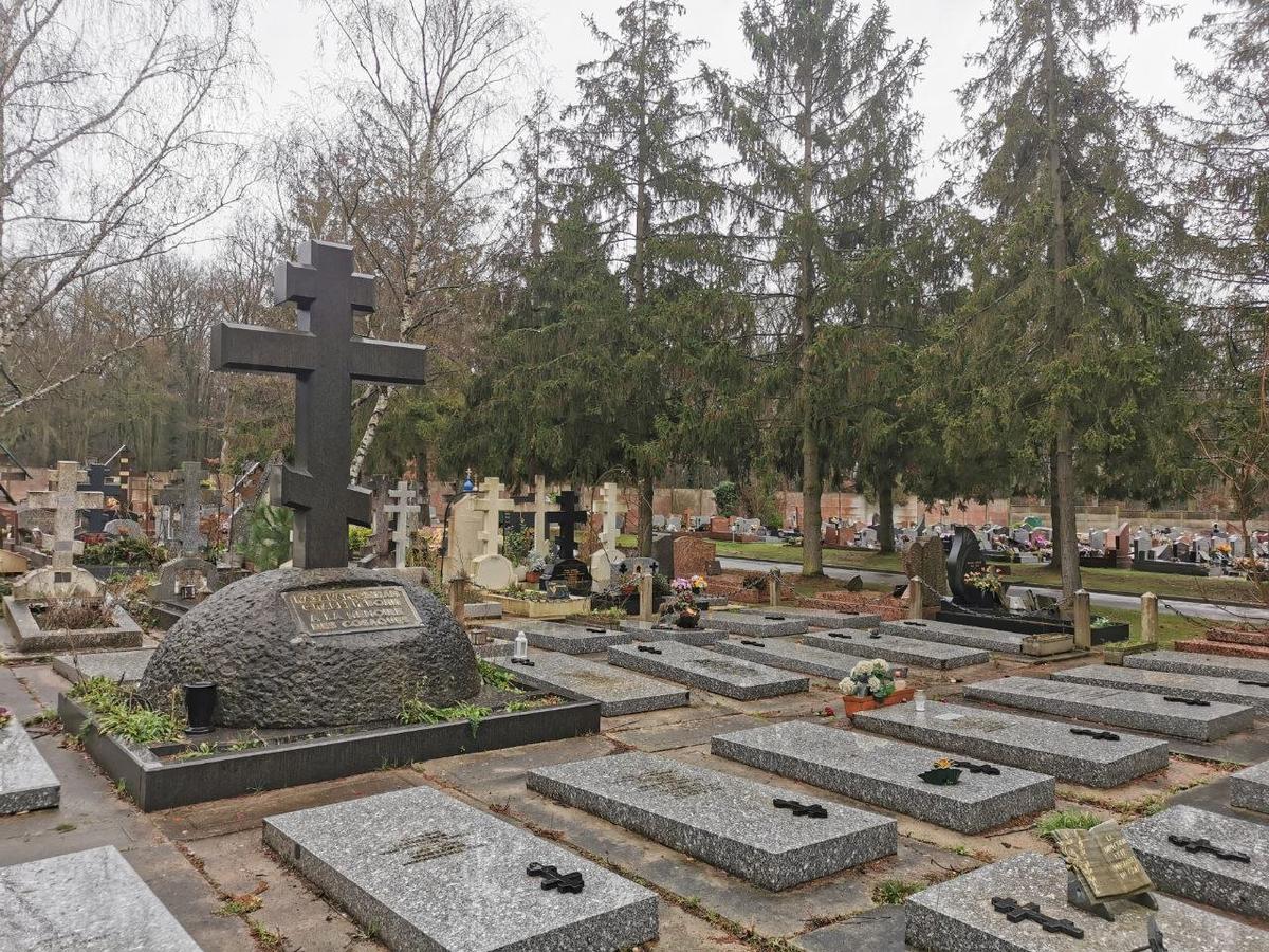 Участок с могилами казаков — один из немногих, содержащихся в идеальном порядке. Фото: Юрий Сафронов / «Новая газета»