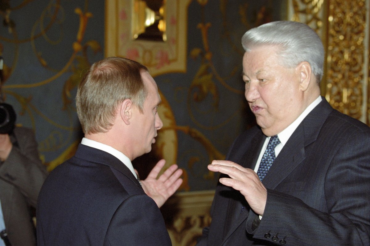 Только что ставший президентом РФ Владимир Путин и экс-президент Борис Ельцин, май 2000. Фото: Сергей Величкин, Владимир Родионов / ТАСС