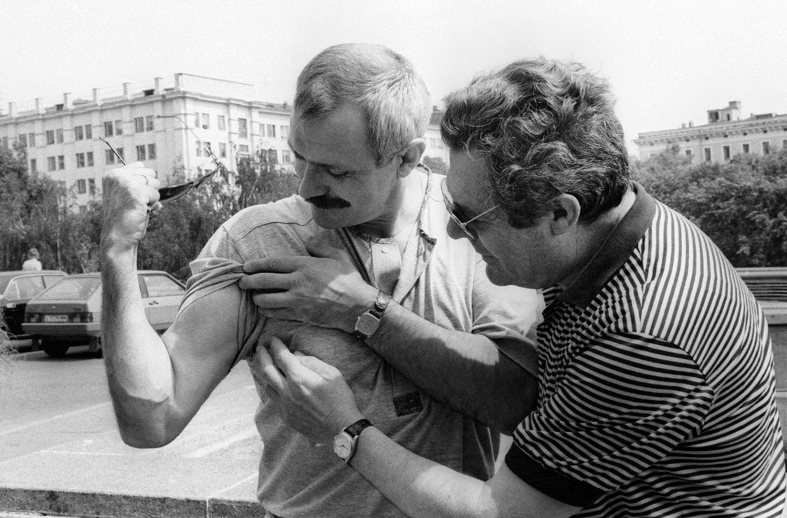 Никита Михалков и итальянский актер Марчелло Мастроянни (слева направо). Фото: Анатолий Морковкин, Валерий Христофоров / Фотохроника ТАСС