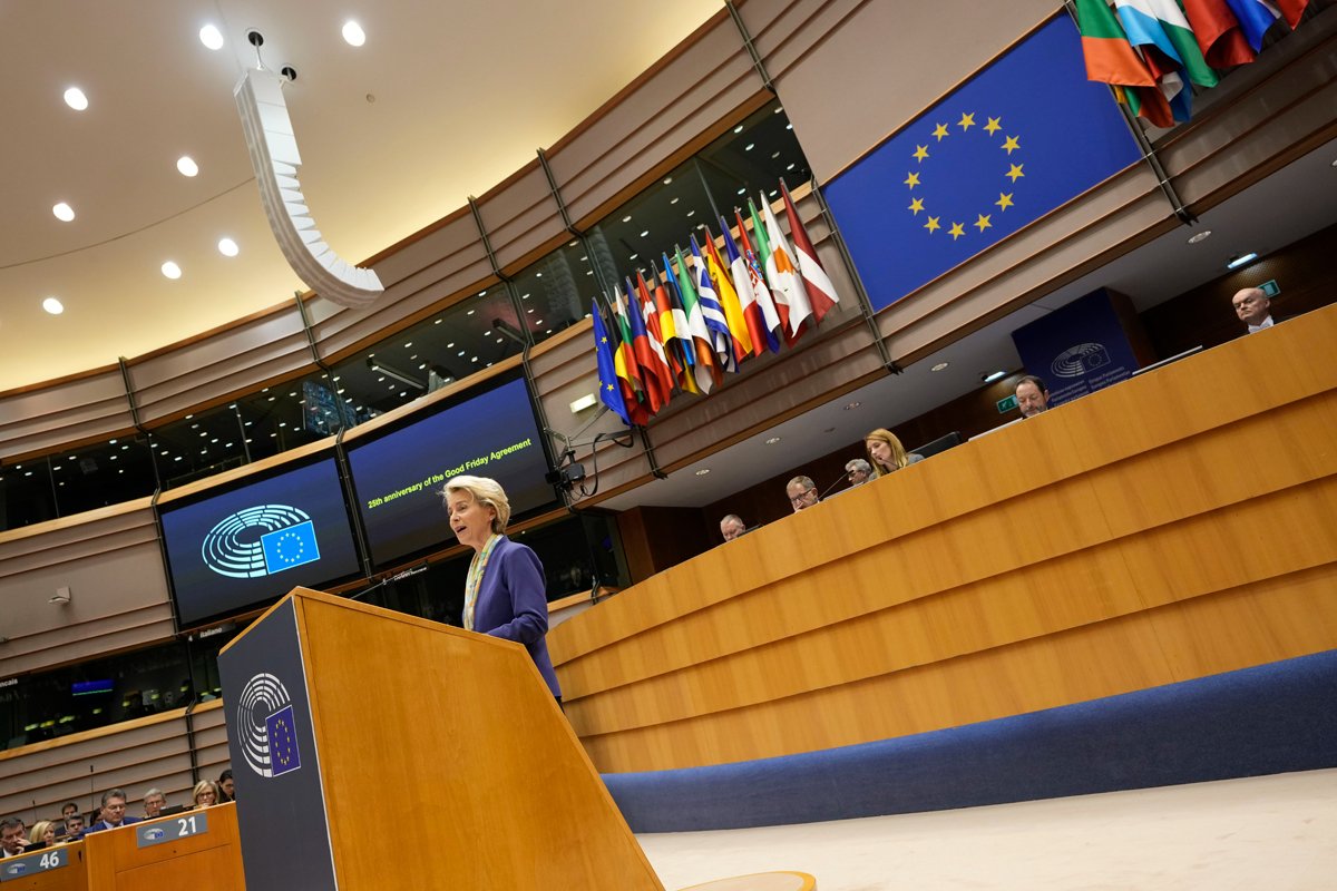 Глава Европейской комиссии Урсула фон дер Ляйен во время выступления на пленарном заседании Европейского парламента. Фото: AP / ТАСС