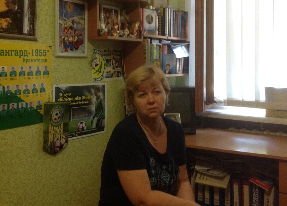 Мама Степы, Сталина Чубенко, в комнате сына. Фото: Ольга Мусафирова